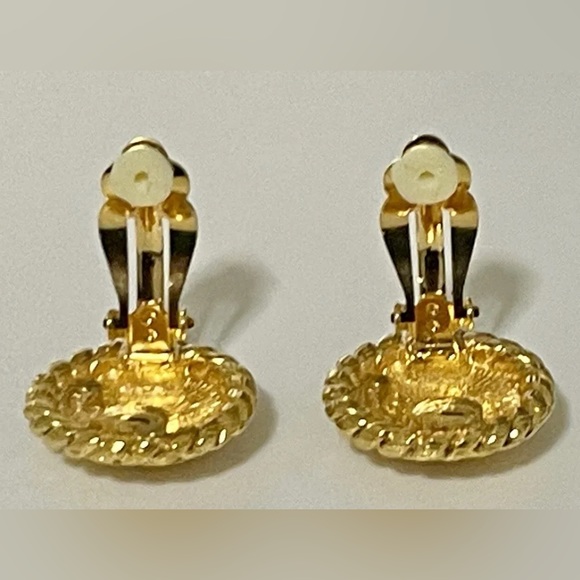 Chanel CC Logo Gold Plated Earrings ~ Vintage Chanel Clip-on Earrings ~ EUC - Picture 7 of 16